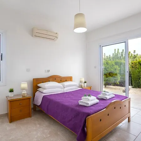 In Sleeps 6 Includes Swimming Pool And Air Con 9 3 Βίλα
