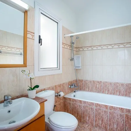 In Sleeps 6 Includes Swimming Pool And Air Con 9 3 Villa *
