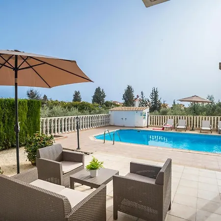 In Sleeps 6 Includes Swimming Pool And Air Con 9 3 Villa